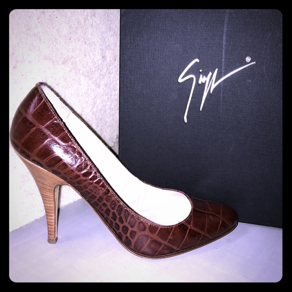 Giuseppe Zanotti Crocodile embossed pump